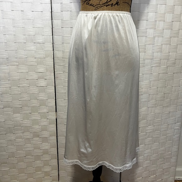 Warner's Perfect Measure Lace Trim Half Slip Vintage Style 55300 Medium USA Made - Picture 1 of 5